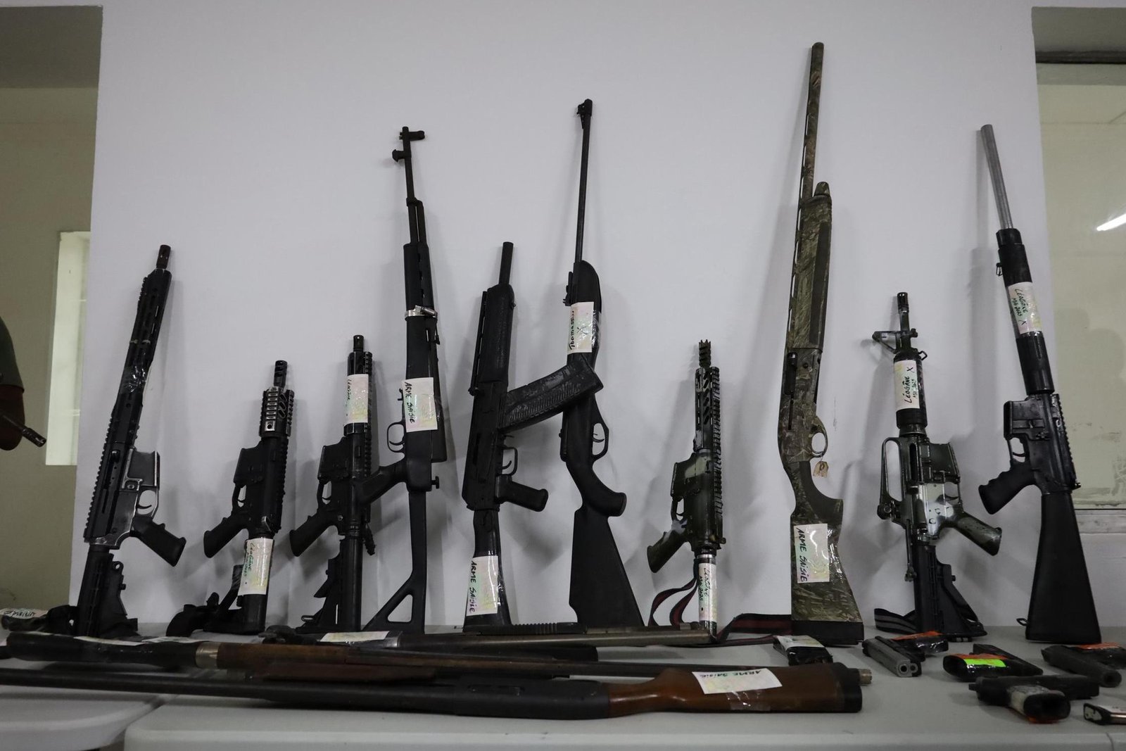 Trafic d’armes vers Haïti : une résidente de Floride plaide coupable devant la justice américaine