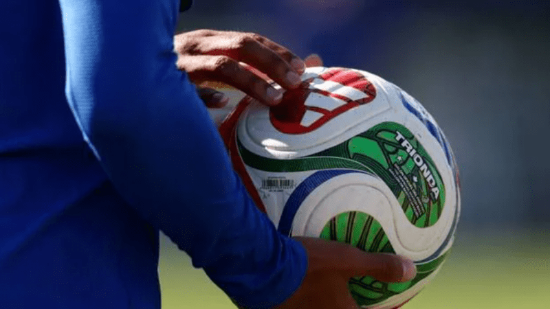 adidas et WhatsApp révolutionnent les échanges des fans pour la Coupe du Monde 2026 avec le ballon Trionda