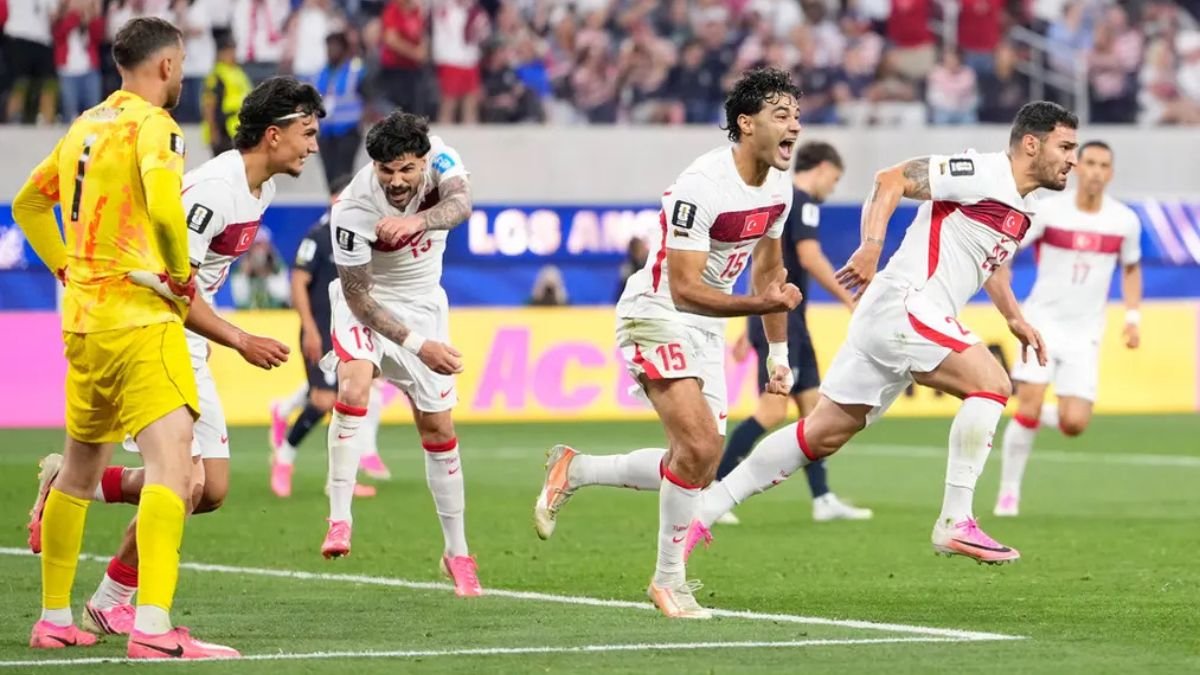 Coupe du Monde 2026 : la Turquie renverse les États-Unis au bout du suspense, mais Team USA conserve la tête du Groupe D