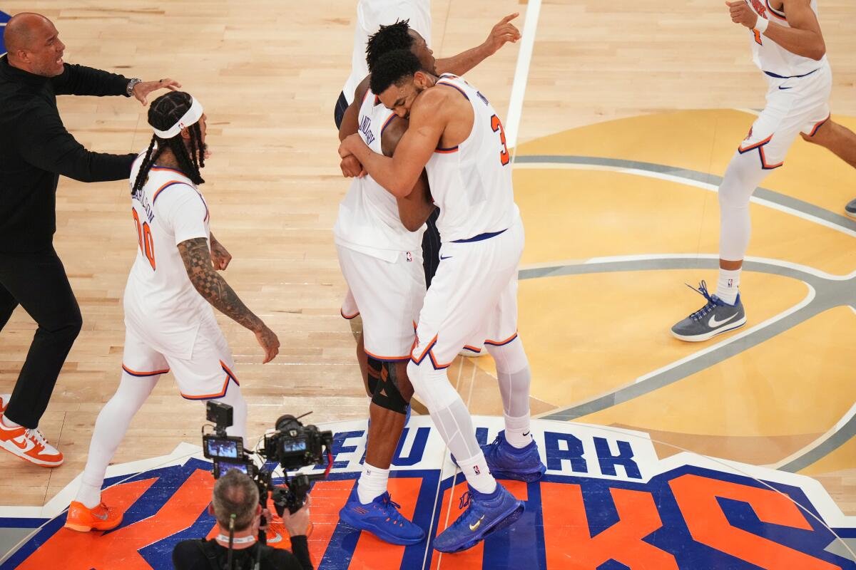 NBA : Les New York Knicks signent une remontée historique face aux San Antonio Spurs
