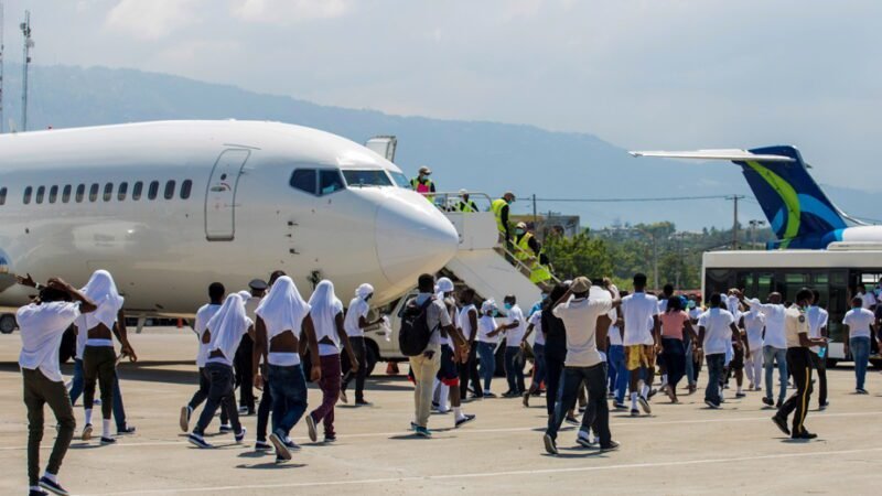 États-Unis : l’administration Trump intensifie les expulsions vers Haïti malgré une crise sécuritaire et humanitaire sans précédent