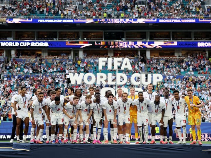 Coupe du Monde 2026 : l&rsquo;Angleterre terrasse la France (6-4) et décroche la troisième place au terme d&rsquo;un match historique