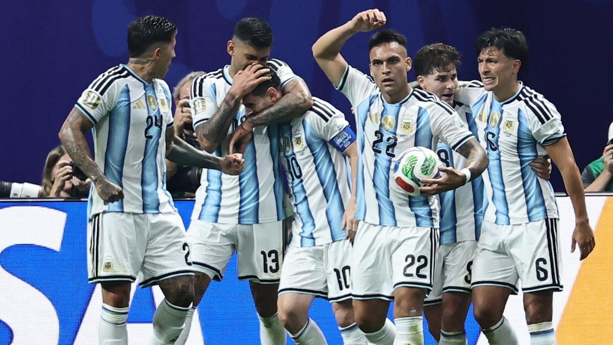 L&rsquo;Argentine renverse l&rsquo;Égypte dans un scénario incroyable et file en quarts de finale de la Coupe du Monde 2026
