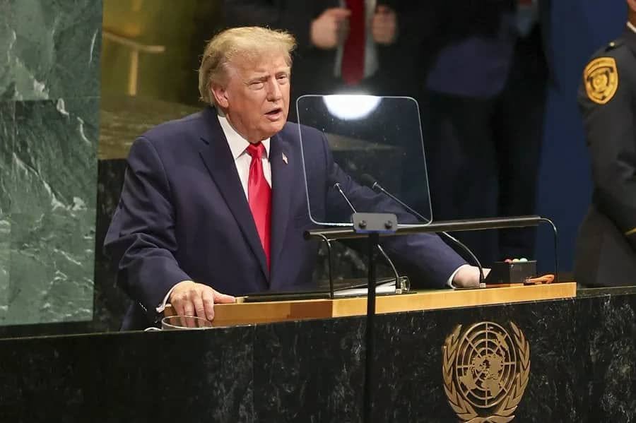 Donald Trump veut remplacer « intelligence artificielle » par « super intelligence » dans les documents américains