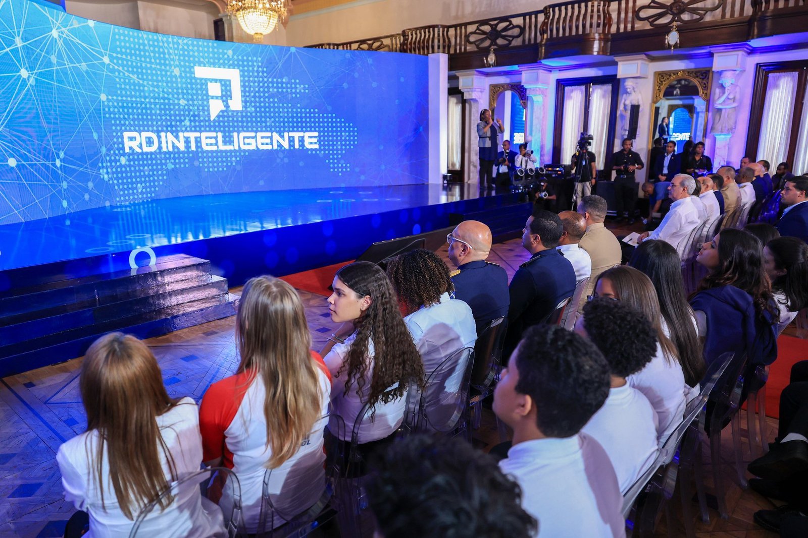Technologie : le gouvernement de la République dominicaine veut former un million de personnes à l’intelligence artificielle