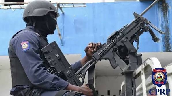 Haïti – Insécurité : une policière tuée lors d’affrontements avec des groupes armés à Bercy